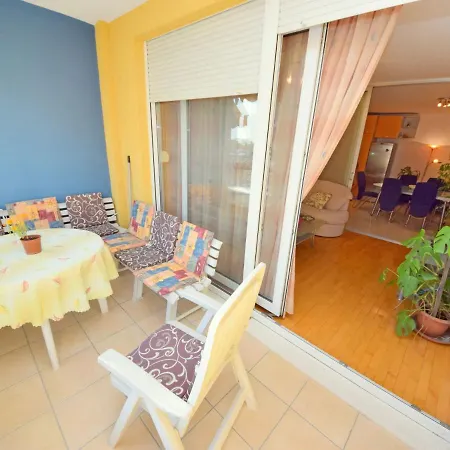 Apartment Maja *