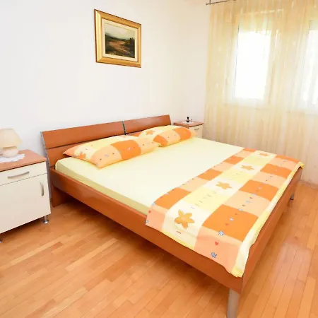 Apartment Apartment Maja *